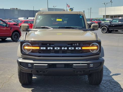 New 2026 Ford Bronco Outer Banks AWD/4WD image 2