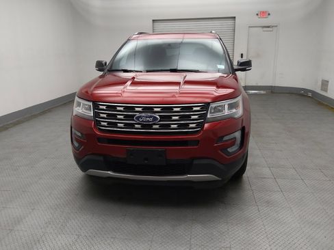Used 2017 Ford Explorer XLT image 15