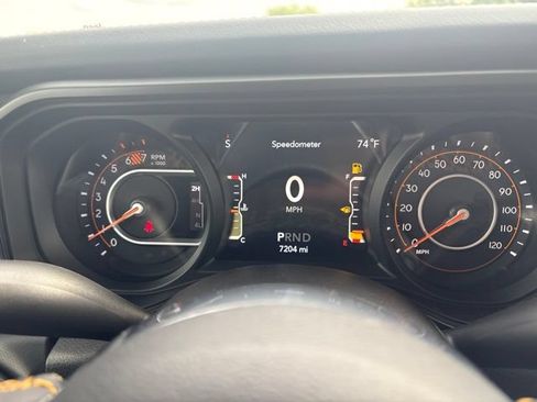 Used 2024 Jeep Wrangler Unlimited Sahara w/ Technology Group AWD/4WD image 22