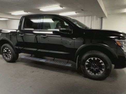 Used 2021 Nissan Titan PRO-4X w/ Pro-4x Convenience Package AWD/4WD image 2