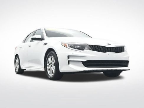 Used 2018 Kia Optima LX image 34