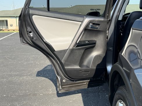 Used 2016 Toyota RAV4 Limited AWD/4WD image 20