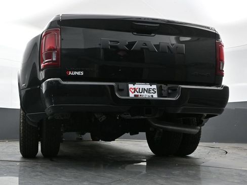 New 2026 RAM 3500 Limited AWD/4WD image 40