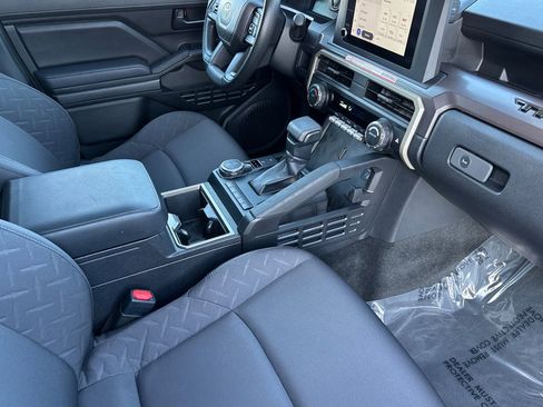 Certified 2025 Toyota Tacoma SR5 image 19