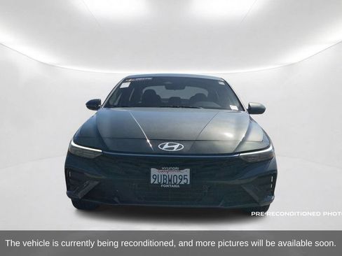 Used 2025 Hyundai Elantra Hybrid FWD image 2