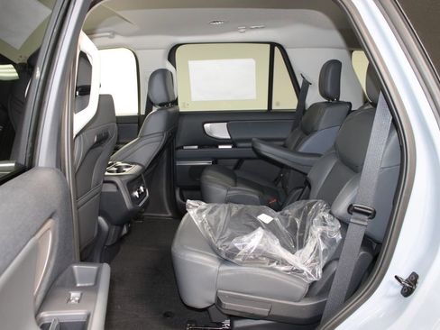 New 2026 Ford Expedition Active image 25