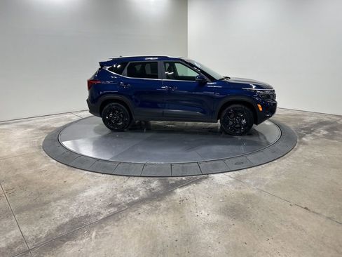 New 2026 Kia Seltos EX image 4