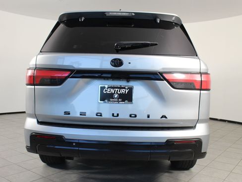 Used 2024 Toyota Sequoia Platinum image 9
