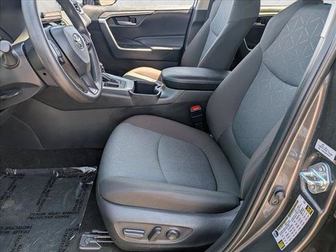 Used 2025 Toyota RAV4 XLE FWD image 20
