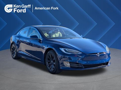 Used 2020 Tesla Model S Long Range image 1