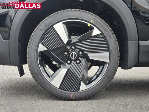 New 2025 Nissan Kicks SR image 9