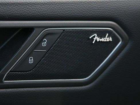 Used 2019 Volkswagen Tiguan S image 10