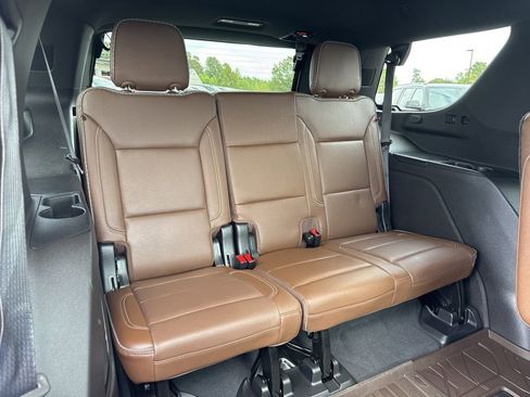 Used 2021 Chevrolet Tahoe High Country RWD image 18