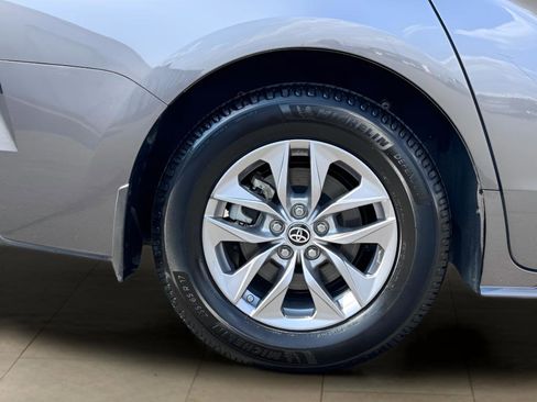 Used 2022 Toyota Sienna XLE w/ XLE Plus Package image 44