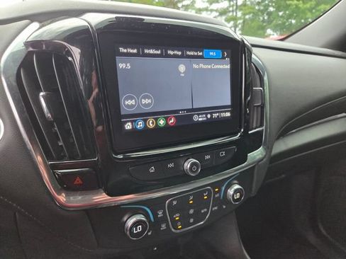 Used 2023 Chevrolet Traverse LT FWD image 13