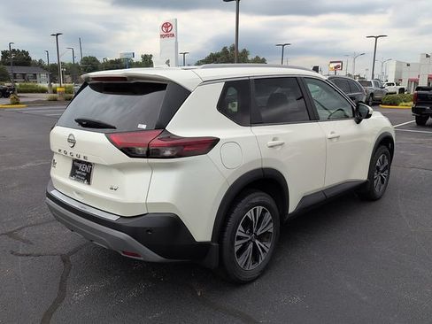 Used 2023 Nissan Rogue SV w/ SV Premium B Package FWD image 7