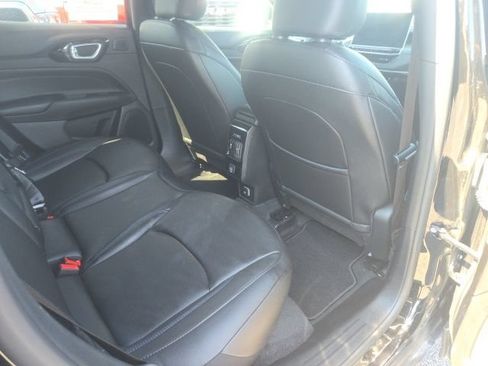 Used 2025 Jeep Compass Limited w/ Sun & Sound Group AWD/4WD image 24