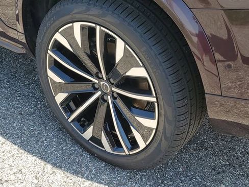 New 2026 Volvo XC90 B5 Plus w/ Protection Package Premier AWD/4WD image 34