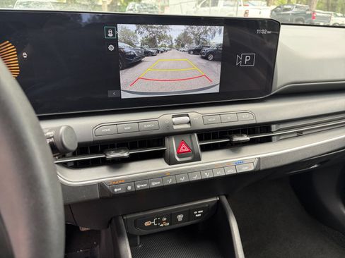 Used 2025 Kia K4 FWD image 17