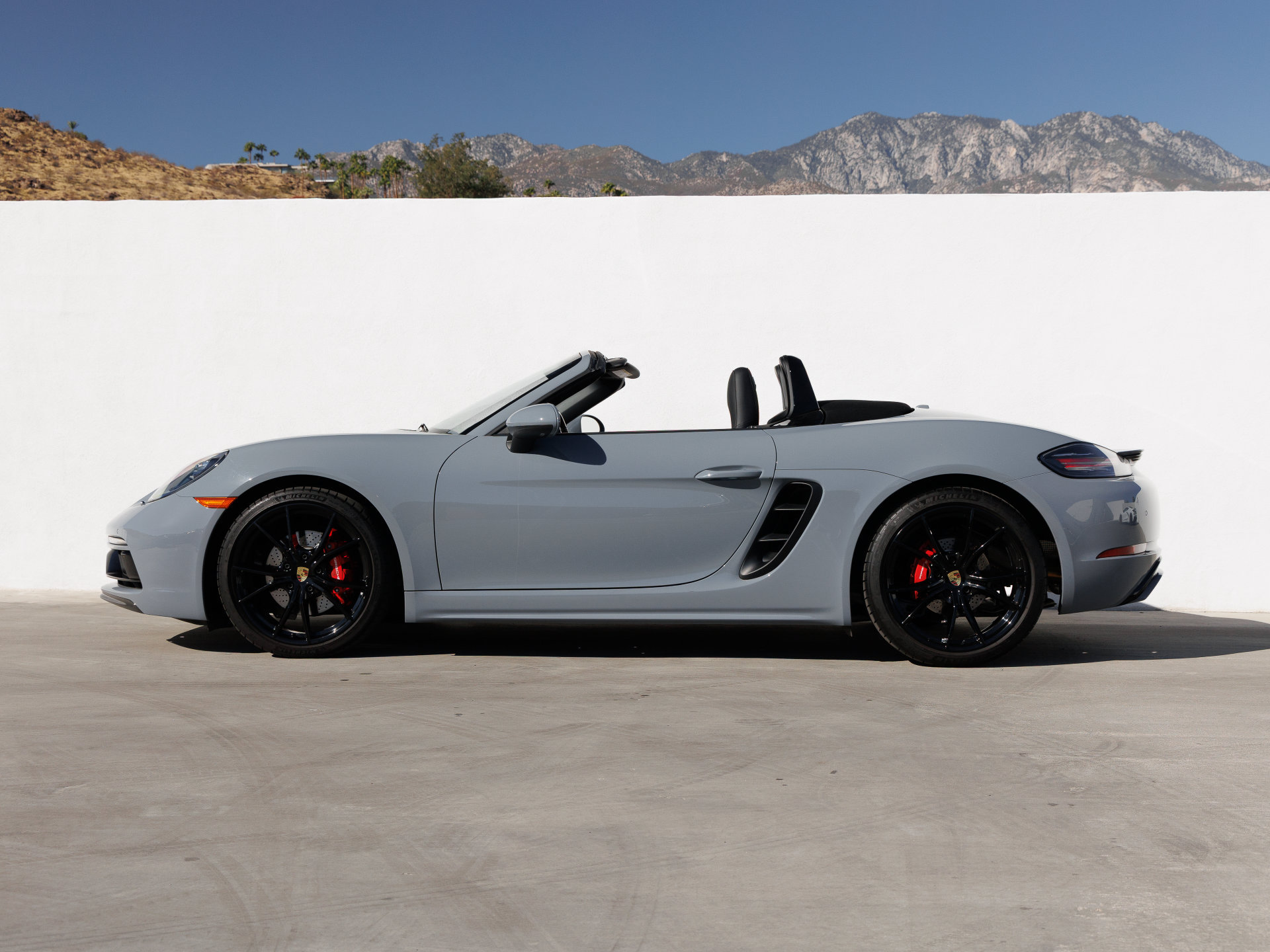 Certified 2025 Porsche 718 Boxster S RWD image 2