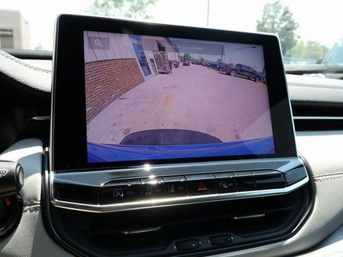 New 2025 Jeep Compass Limited image 18