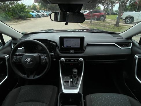 Used 2024 Toyota RAV4 XLE FWD image 11