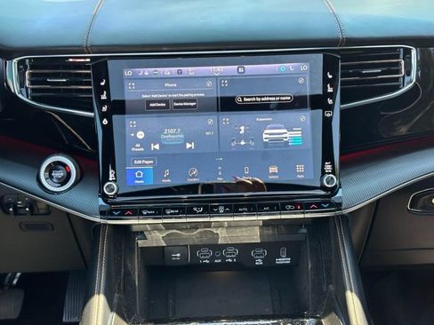 Used 2024 Jeep Grand Wagoneer Series III w/ Rear Seat Video Group 1 AWD/4WD image 16