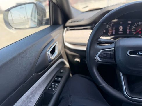 Used 2024 Jeep Compass Latitude AWD/4WD image 7