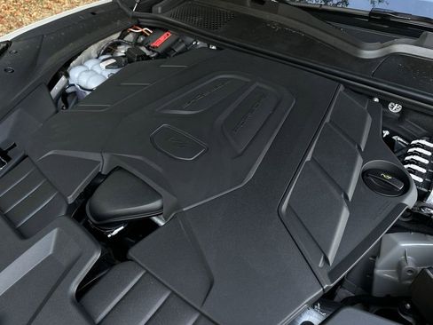 New 2026 Porsche Cayenne image 30