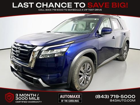 Used 2023 Nissan Pathfinder SV AWD/4WD image 3
