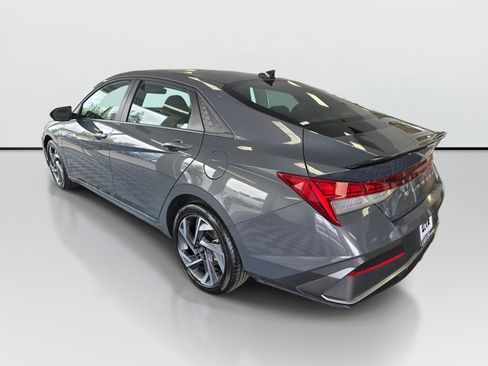 Used 2025 Hyundai Elantra SEL FWD image 5