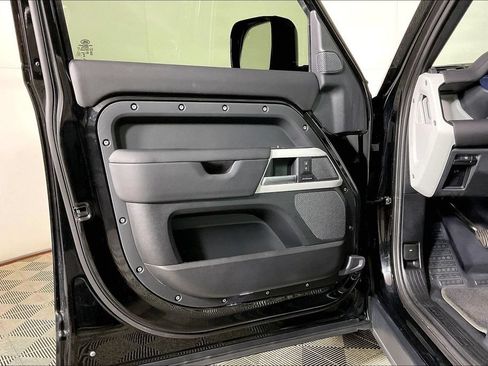 Used 2024 Land Rover Defender 110 SE AWD/4WD image 22