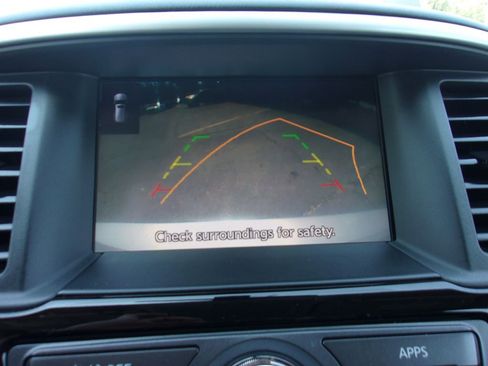 Used 2019 Nissan Pathfinder SV image 11