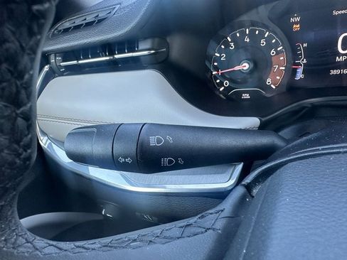 Used 2024 Jeep Compass Limited image 33