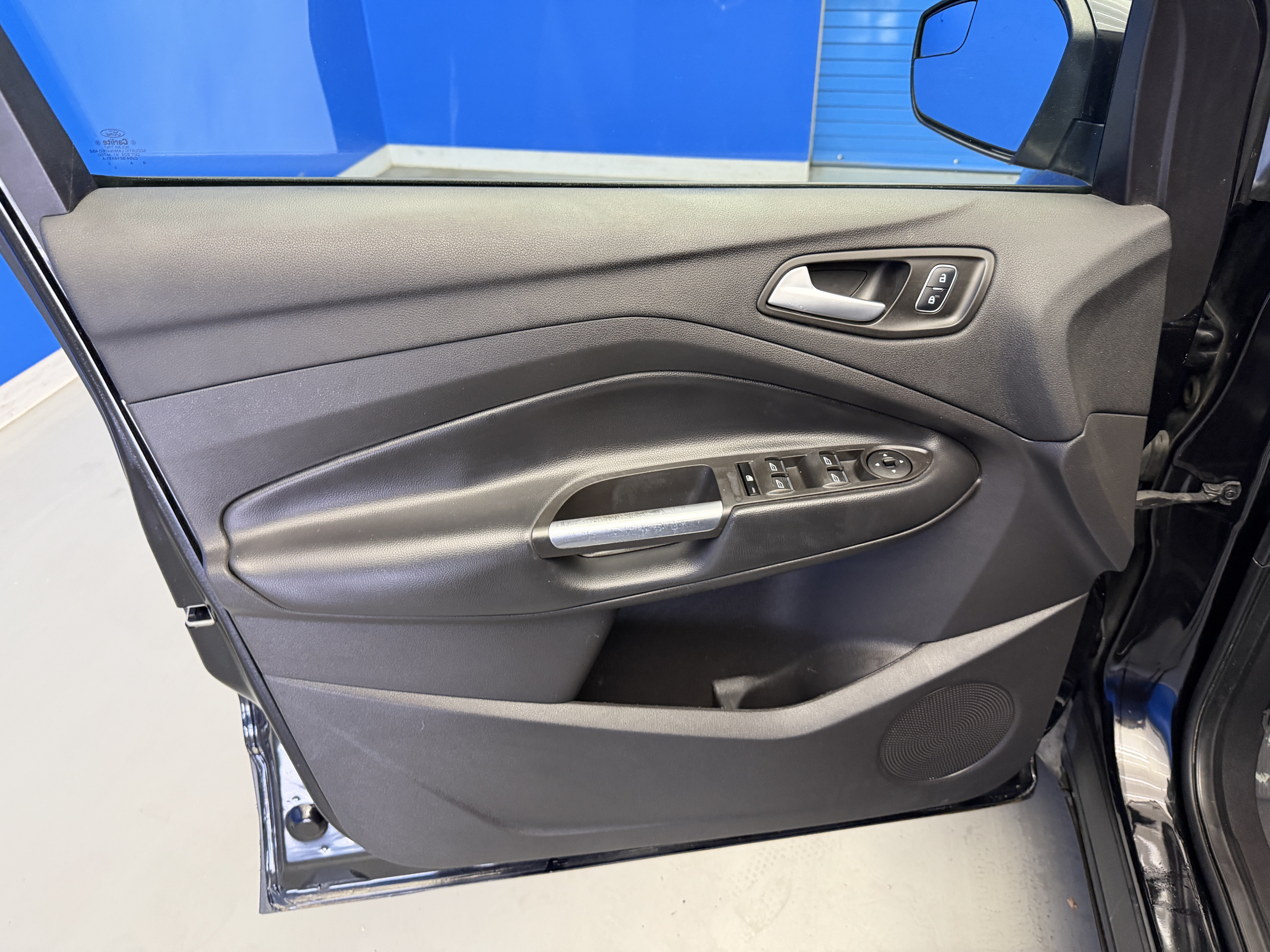 Used 2019 Ford Escape SE FWD image 9