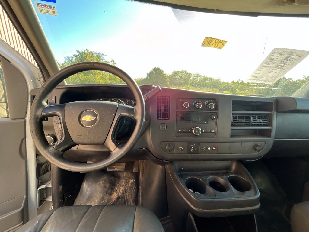 Used 2014 Chevrolet Express 3500 Extended RWD image 16