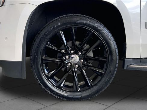 Used 2018 Cadillac Escalade Luxury AWD/4WD image 11