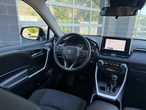 Used 2024 Toyota RAV4 XLE AWD/4WD image 42