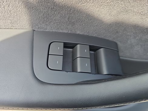 Used 2024 Tesla Model Y Long Range image 26