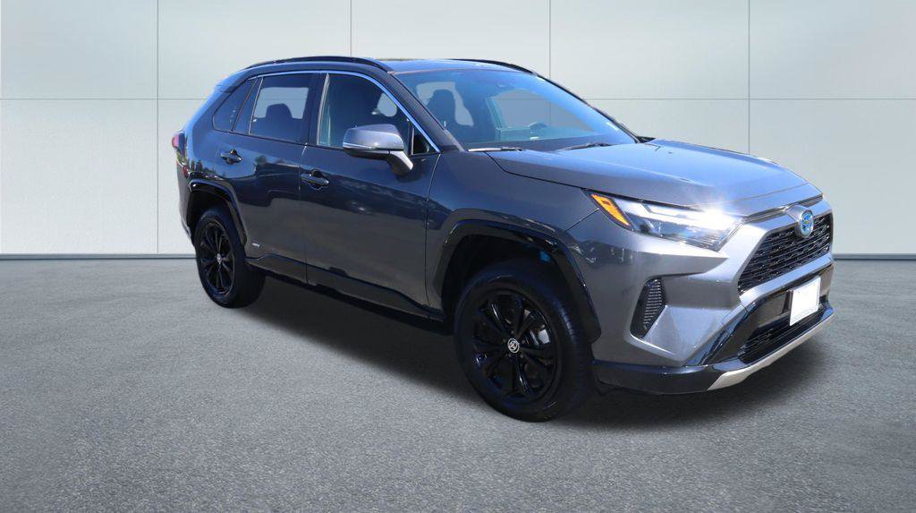 Used 2023 Toyota RAV4 SE w/ Convenience Package AWD/4WD image 10