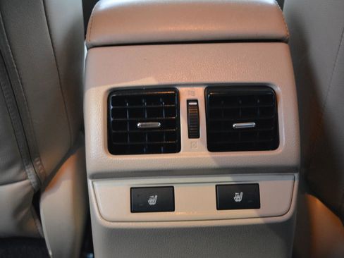 Used 2016 Subaru Outback 2.5i Limited image 18