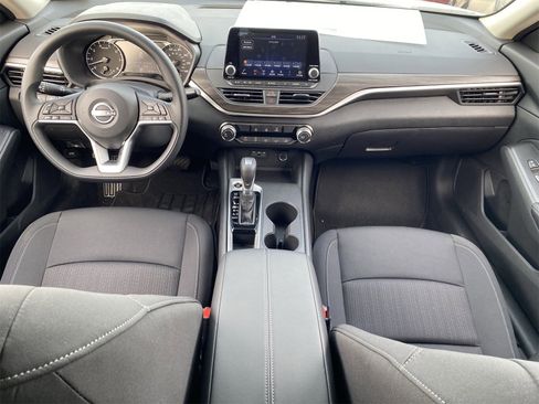 New 2025 Nissan Altima 2.5 SV image 16