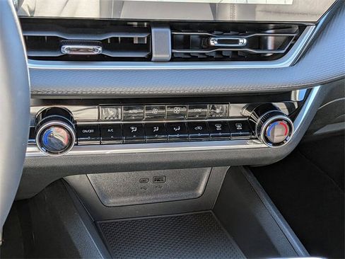 New 2026 Chevrolet Equinox LT w/ Convenience Package II image 24