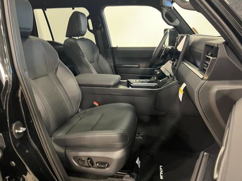 Used 2026 Lexus GX 550 w/ Cold Area Package AWD/4WD image 41