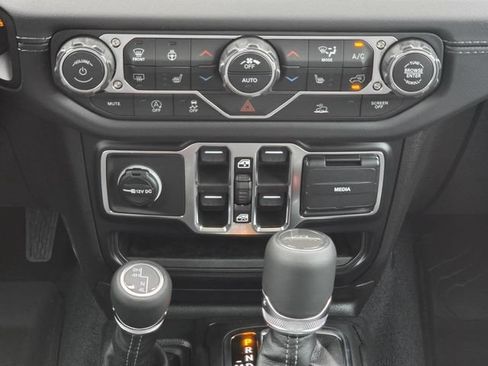 New 2026 Jeep Gladiator Sport AWD/4WD image 14