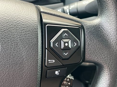 Used 2022 Toyota Tacoma SR image 29