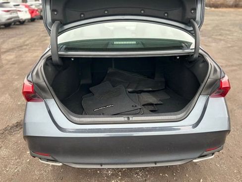 Used 2019 Toyota Avalon image 10