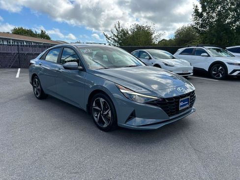 Used 2023 Hyundai Elantra SEL w/ Convenience Package image 7