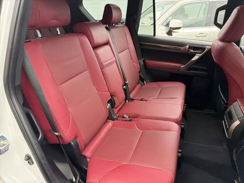 Used 2023 Lexus GX 460 Premium w/ Premium Package image 28