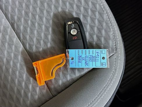 Used 2022 Ford Escape SE image 34